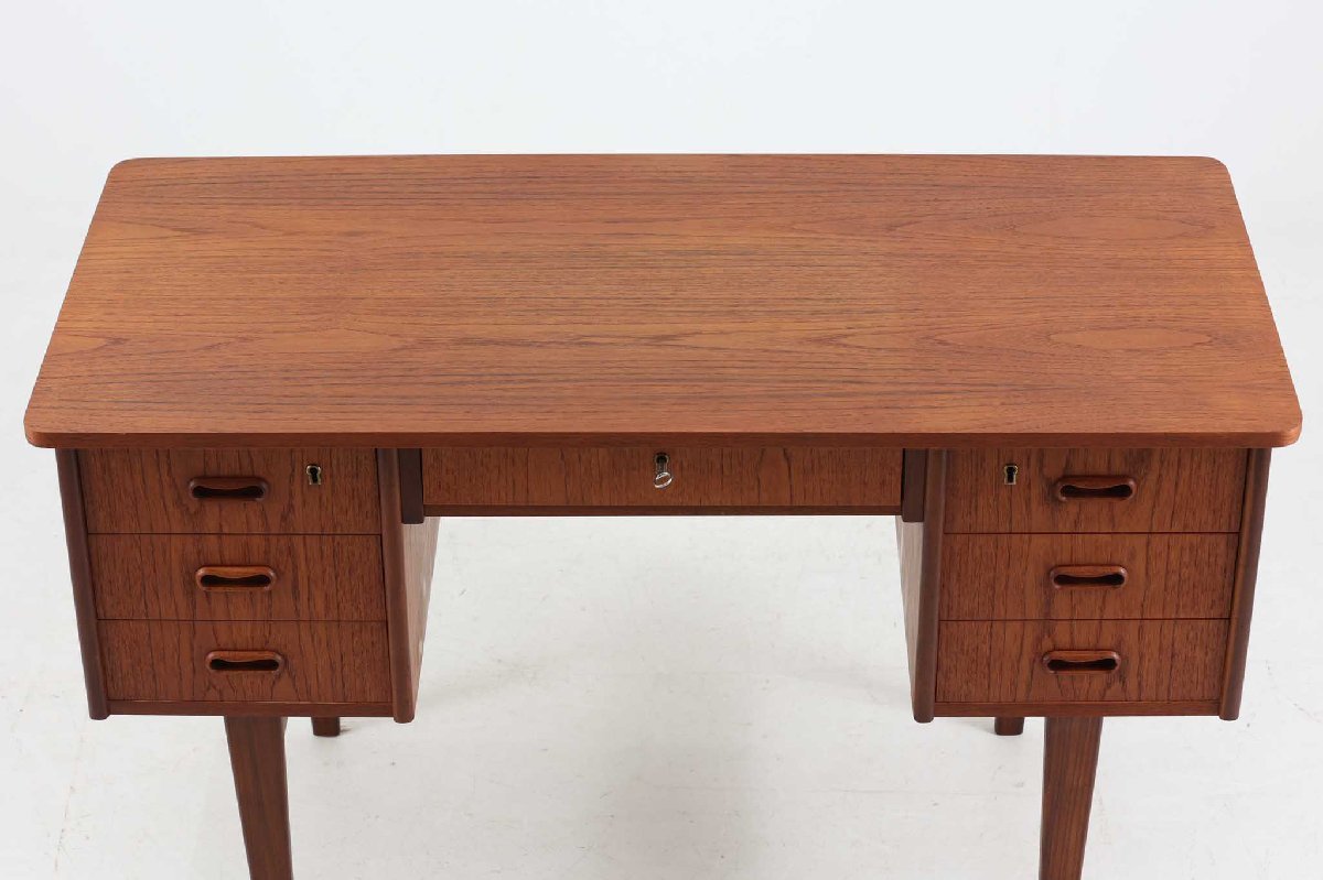  Denmark made simple . with both sides cupboard desk / desk cheeks material Northern Europe furniture Vintage 