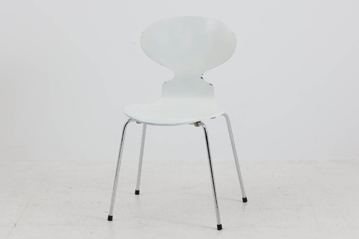 Fritz Hansen(フリッツ・ハンセン)　アントチェア　ホワイト　Arne Jacobsen(アルネ・ヤコブセン)　北欧家具ビンテージ_画像1