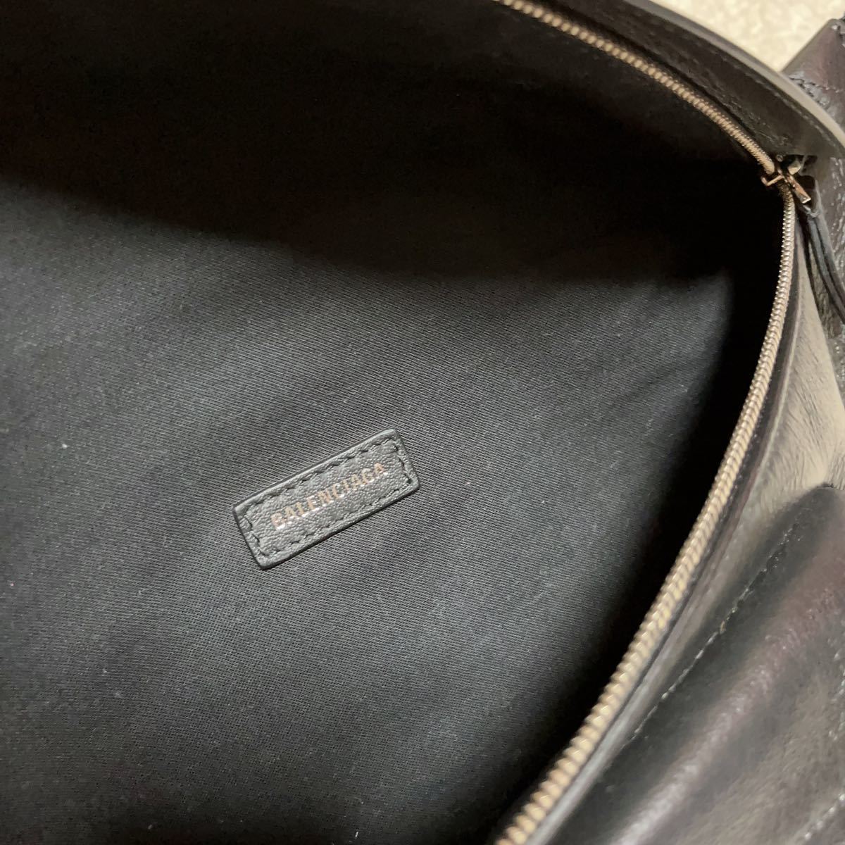 バレンシアガ 美品ロゴボディバッグ | activoskateshop.com