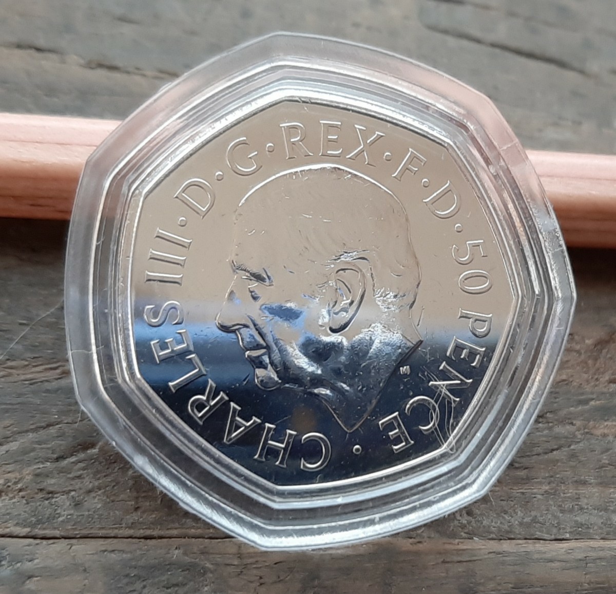 Charles王 チャールズ3世 50ペンス 新デザインイギリス コイン英国2022年8g 27mm One uncirculated 50 pence coin from The Royal Mintの画像1