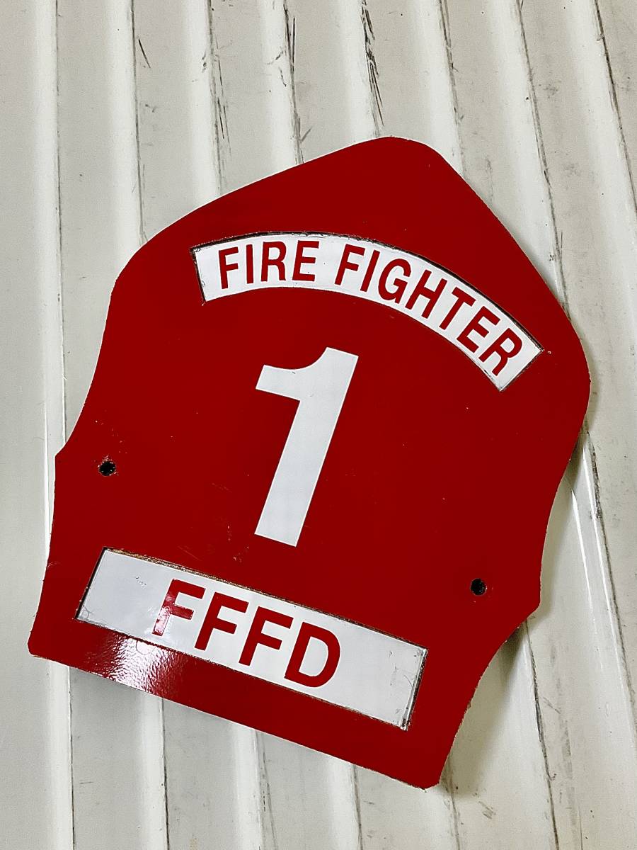 レプリカ アメリカ 消防士 ヘルメット フロントレザー プレートのみ レプリカ ハンドメイド ファイヤーファイター 赤1番 の画像3