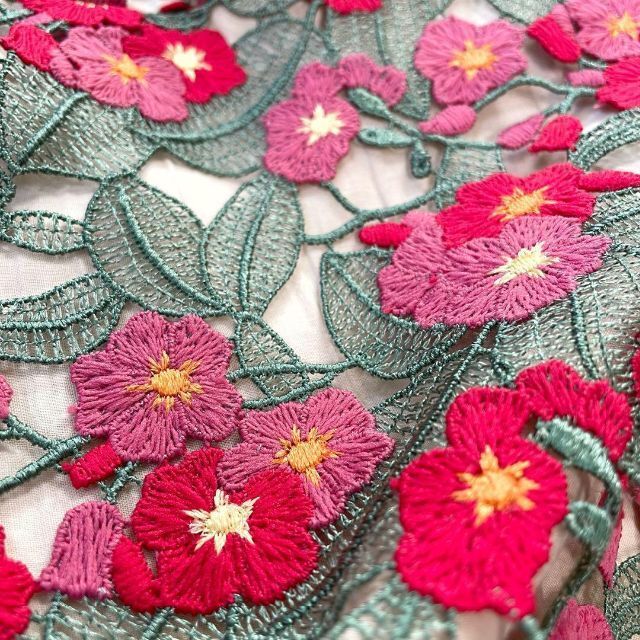 豪華　総刺繍　トッカ　TOCCA　花柄　タイト　膝丈スカート　レッド　0サイズ