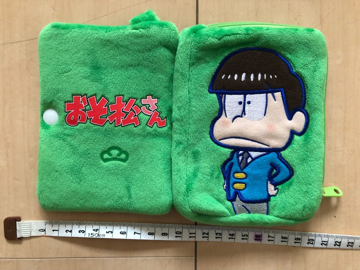 おそ松さん 缶バッジ アクリルキーホルダー 6種 ポーチ