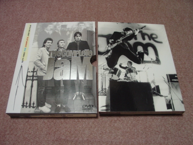 廃盤2DVD●ザ・ジャム THE COMPLETE JAM●ライブ&MV集/PAUL WELLER ポール・ウェラー/In the City/News of the World/Start!/Precious/War!_ザ・ジャムの5年間を総括した2枚組DVDです