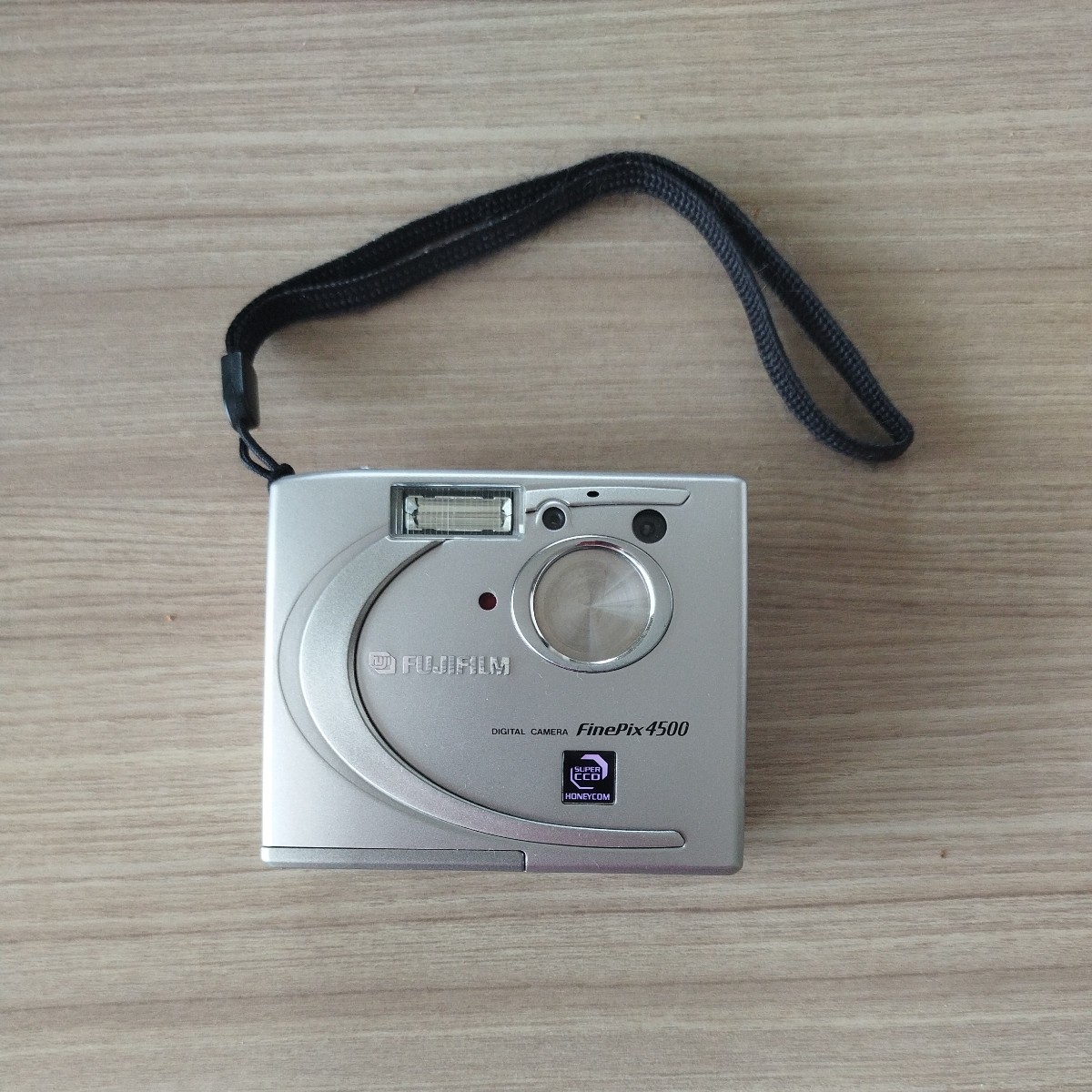 国内初の直営店 FUJIFLM FinePix 4500 デジカメ コンパクトカメラ シルバー 説明書 ケース付き USBケーブル付き 