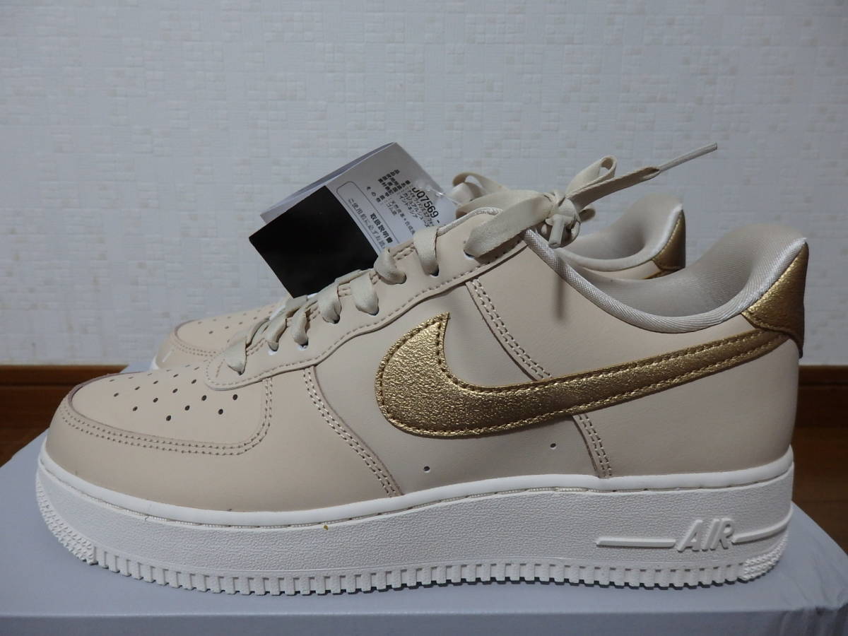 即決☆レア！限定！ 新品 NIKE ナイキスニーカー WMNS AIR FORCE 1 LOW '07 ESS TRND エアフォース１ ロー 26.0cm♪25周年記念♪40周年記念_画像1