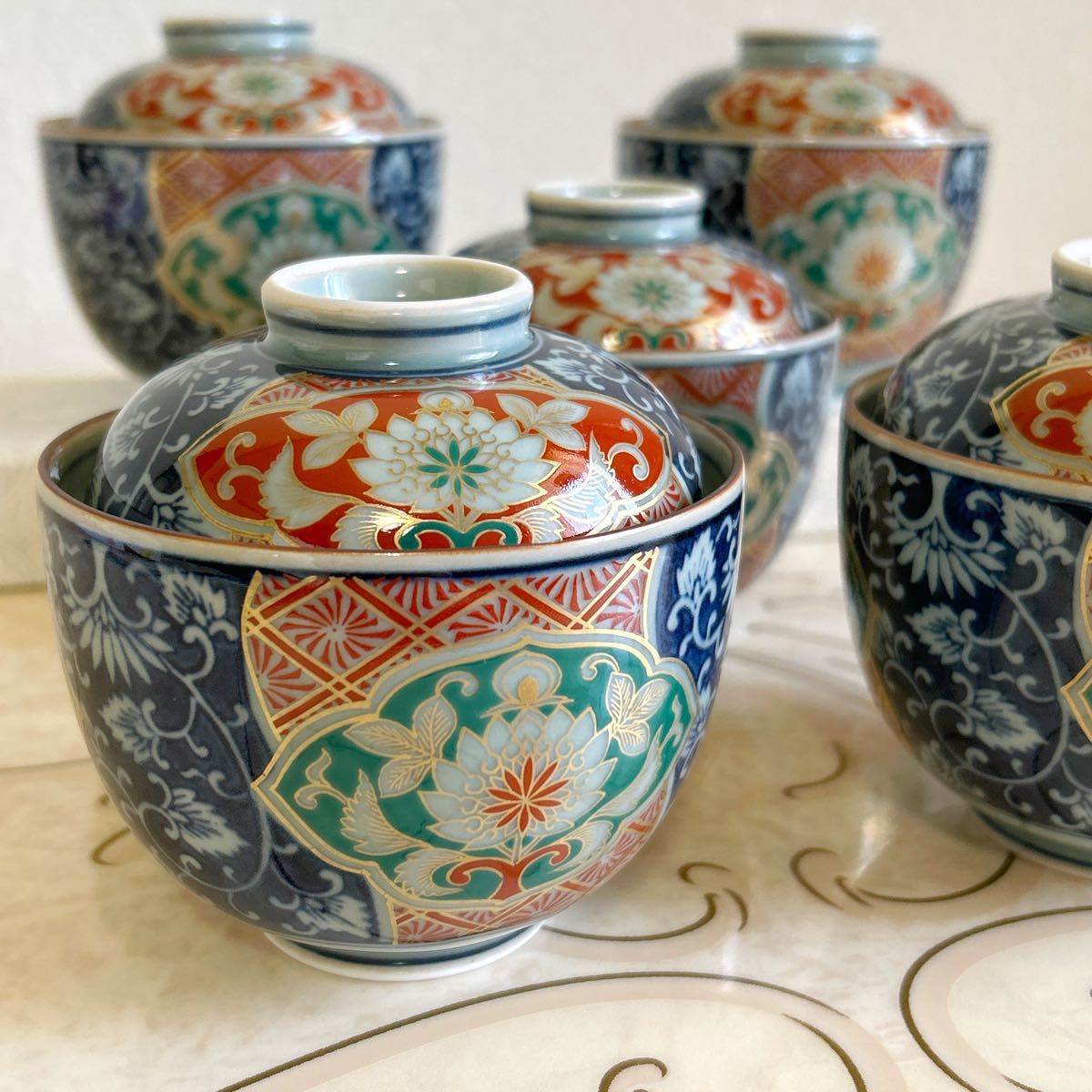 有田焼 源京窯 蓋付き碗揃 5客セット 茶碗蒸し器 小丼 金彩古 有田焼 源京窯 蓋付き碗揃 5客セット 茶碗蒸し器 小丼 金彩古