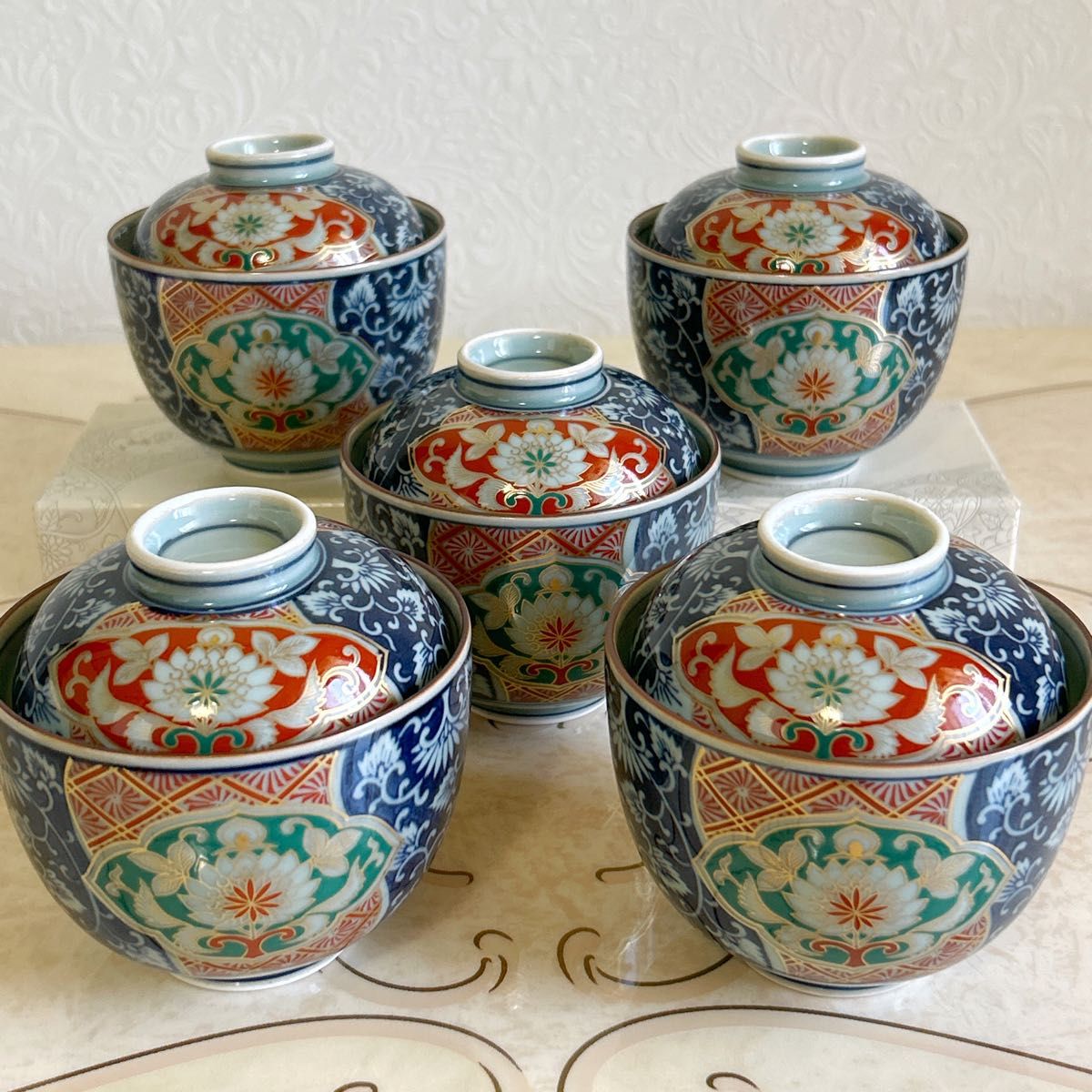 有田焼 源京窯 蓋付き碗揃 5客セット 茶碗蒸し器 小丼 金彩古 有田焼 源京窯 蓋付き碗揃 5客セット 茶碗蒸し器 小丼 金彩古