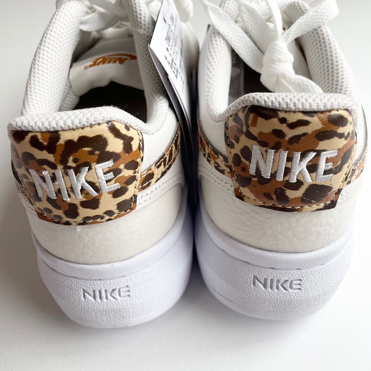 新品】 NIKE コート ビジョンアルタ DM0113-004 23 5cm|PayPayフリマ