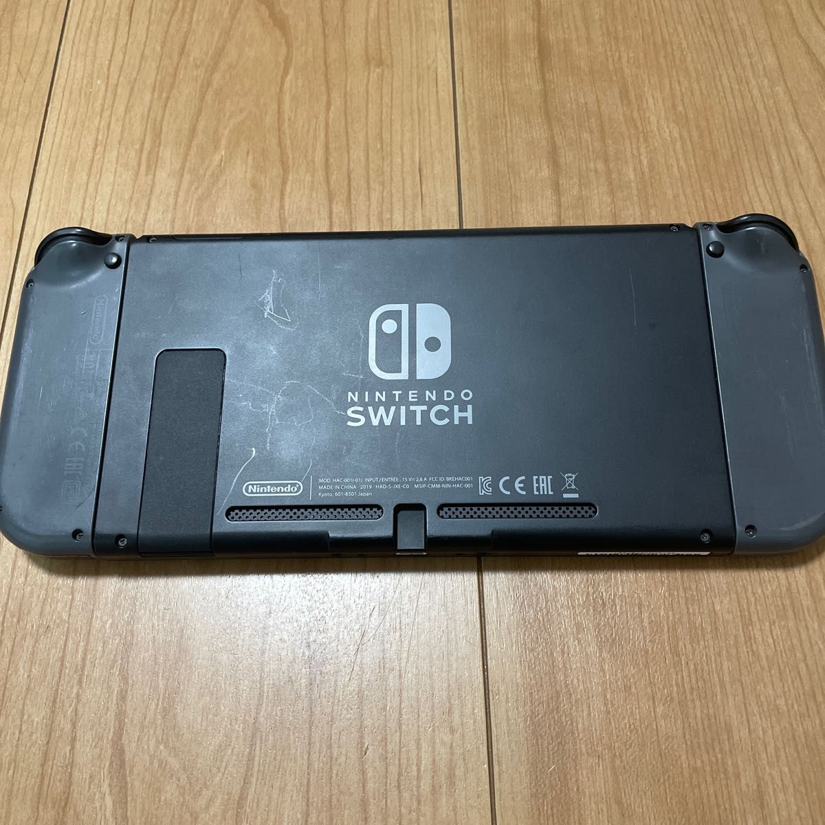 5233【2019年製】新型Nintendo Switch グレー 液晶傷なし 備品に欠品 