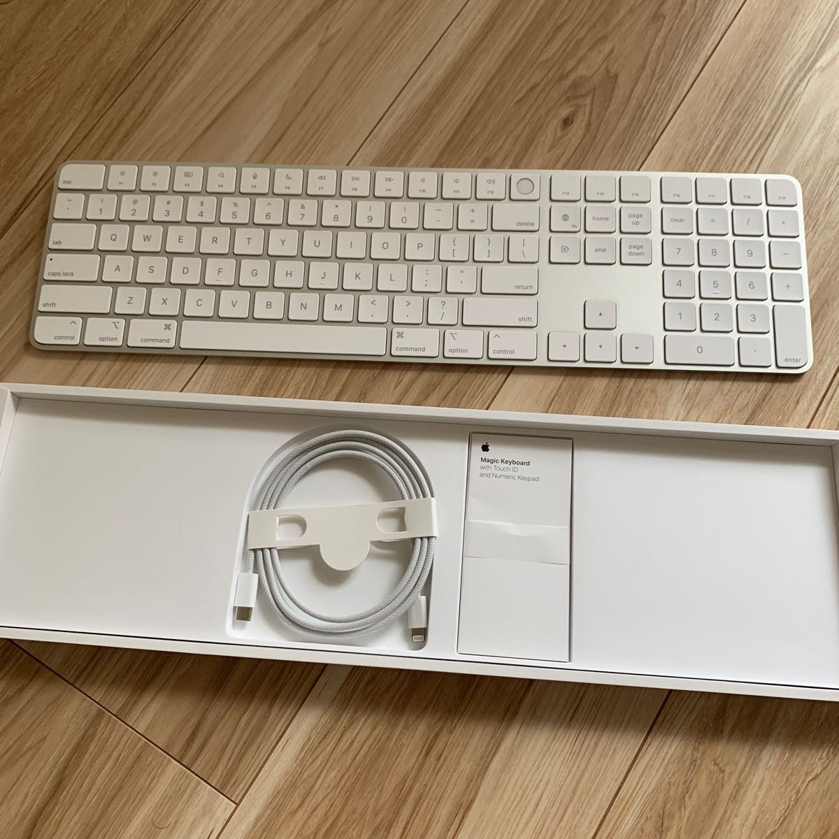 Magic Keyboard with Touch ID 【US 配列、テンキー付き】