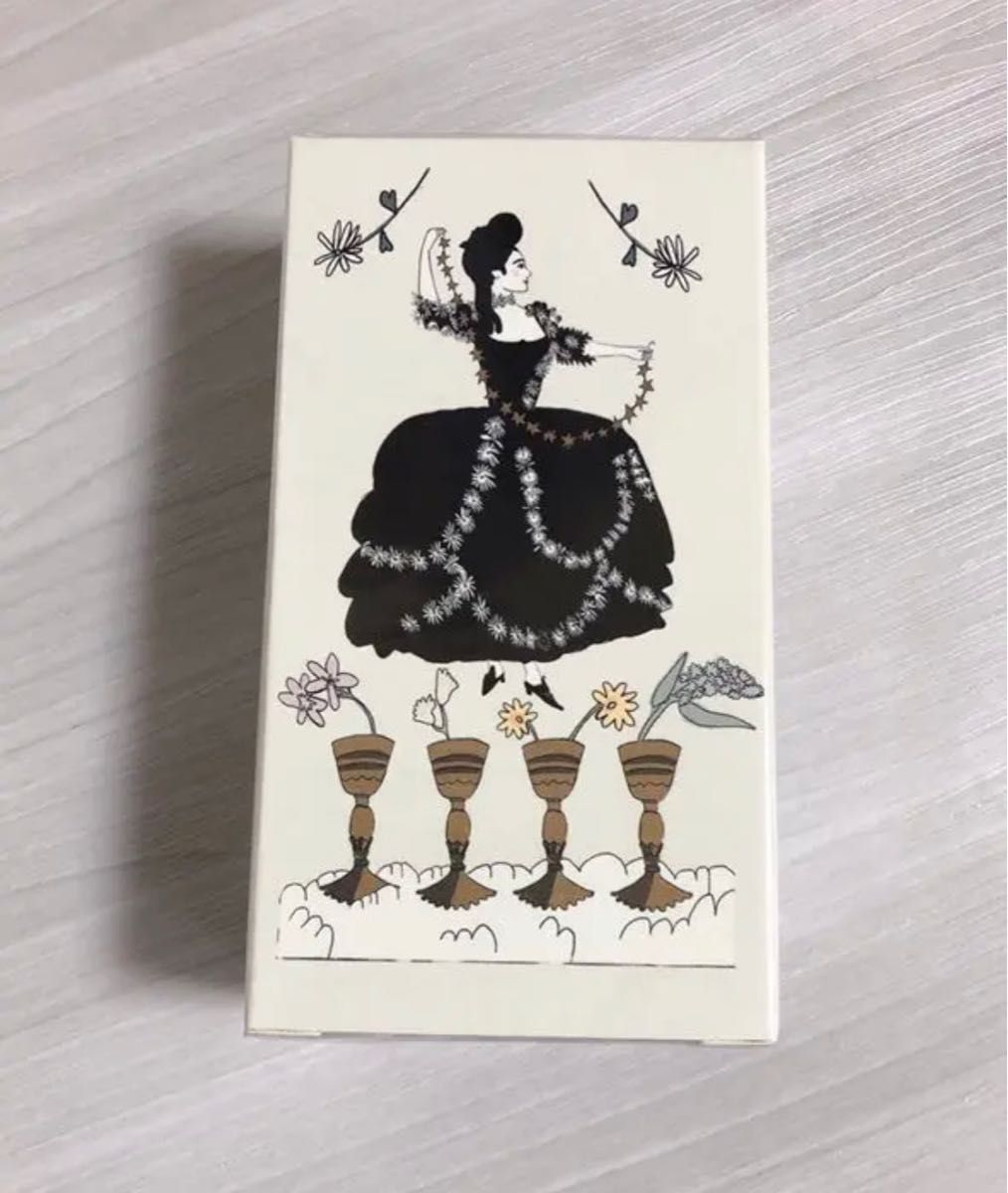スペインのタロットカード Tarot de carlotydes 新品 未開封