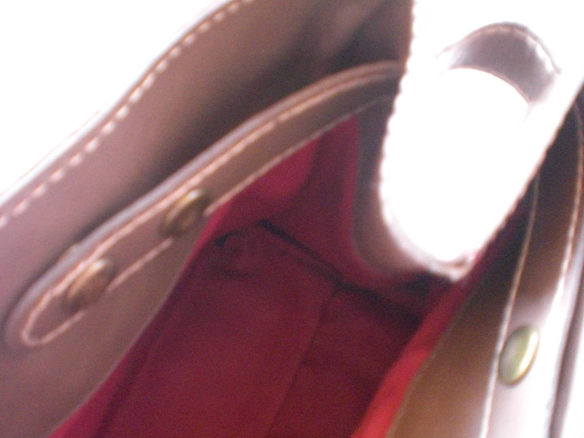 ♪Luruora　革製　素敵なバッグ　ステッチ　容量大　ブラウングレー　レザー　スペイン購入　トートバッグ　銘入り袋付属　_上部調節ベルト。ビジュウ留め