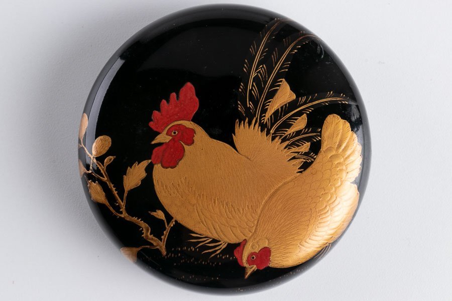 茶道具】『 漆塗 蒔絵鶏絵棗 胡民 在銘 15950 』 なつめ 茶入れ 茶器 茶道具】『 漆塗 蒔絵鶏絵棗 胡民 在銘 15950 』 なつめ 茶入れ 茶器