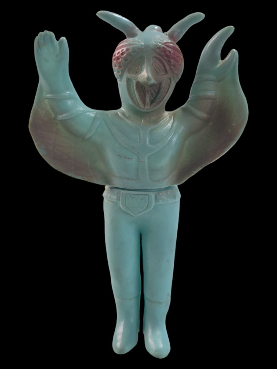 ヤフオク! - 当時物 バンダイ 仮面ライダー 怪人 カマキリ男 ソフビ