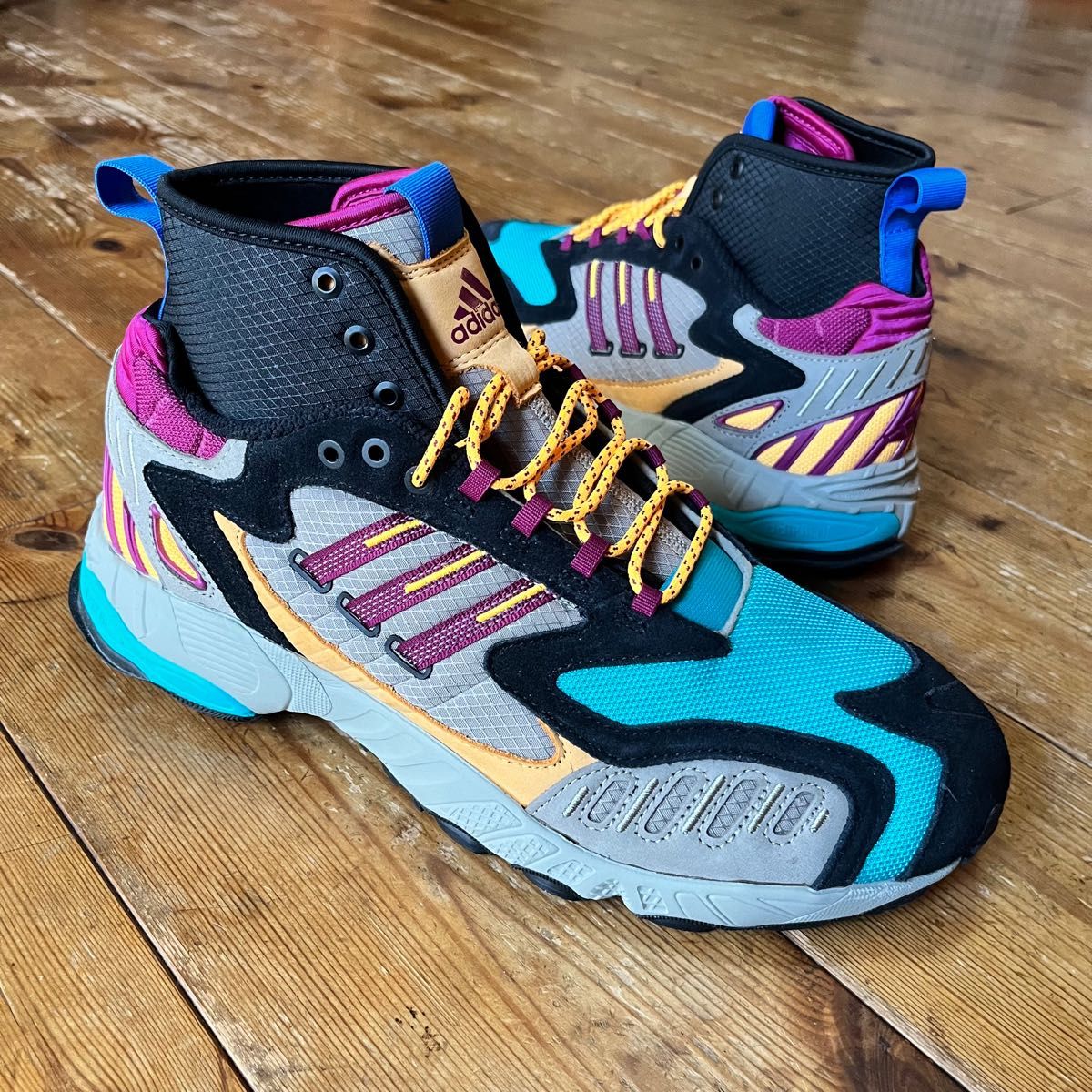 タグ付き新品未使用 adidas originals TORSION TRDC MID タグ付き新品未使用 adidas originals TORSION TRDC MID