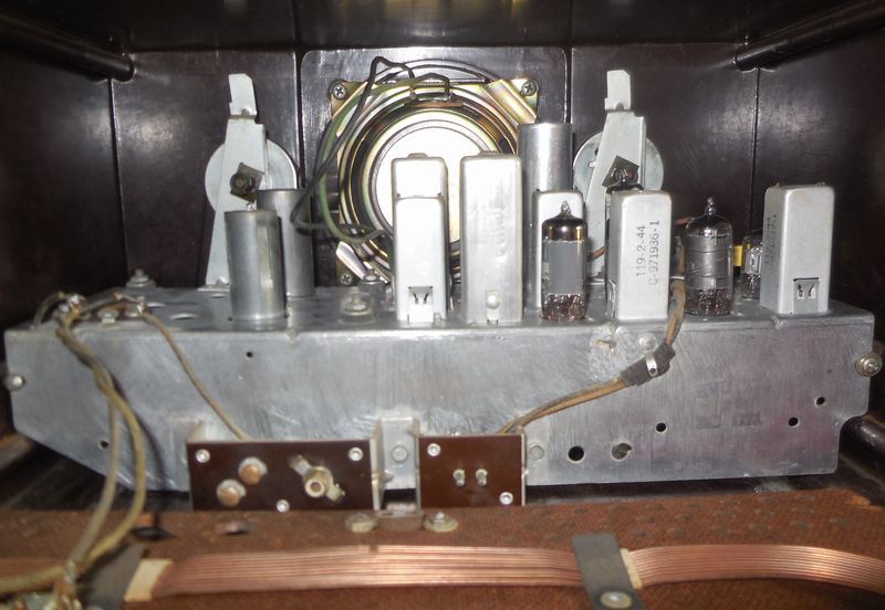 FM/AM真空管ラジオ・米国・RCA-Victor・2-XF-91・1952年頃・AM高周波増幅付・FM受信周波数76～95MHｚ・感度良好_スピーカーは新しいものに交換しています