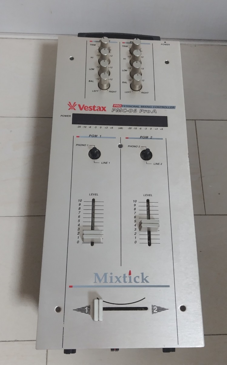 Vestax ベスタクス PMC-06 ProA DJミキサー 未確認 ジャンク 現状お