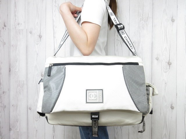 極美品 CHANEL シャネル スポーツライン ココマーク スポーツバッグ 極美品 CHANEL シャネル スポーツライン ココマーク スポーツバッグ