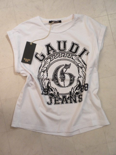 即決！新品2022SSモデル☆彡ITALY『GAUDI JEANS』◇お薦め”ガウディ・ジーンズ◇黒ラインストーン装飾！可愛い”白プリント柄Ｔシャツ！_画像2