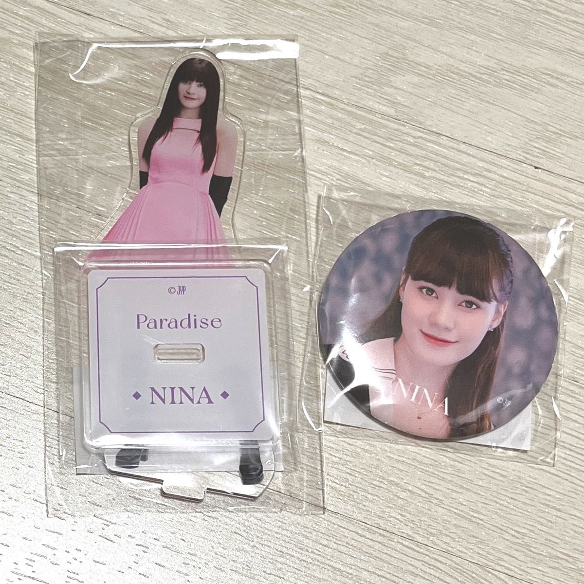累計販売2万枚突破! NiziU 缶バッジ NiziU〜アクリルスタンド