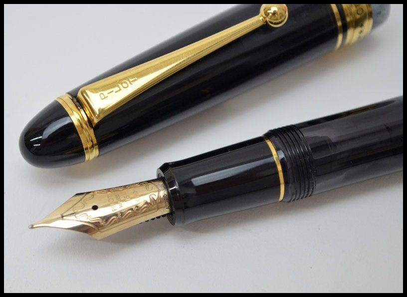 PILOT CUSTOM 823 万年筆 ペン先14K 585 ゴールド ブラック パイロット