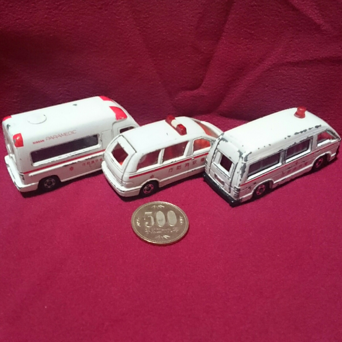 日本製 トミカ TOMICA 消防庁 セット ※ NISSAN PARAMEDIC No.51 S=1／78 ※ TOYOTA ESTIMA No.99 S=1／64 ※ TOYOTA HIACE No.3 S=1／66 _画像2