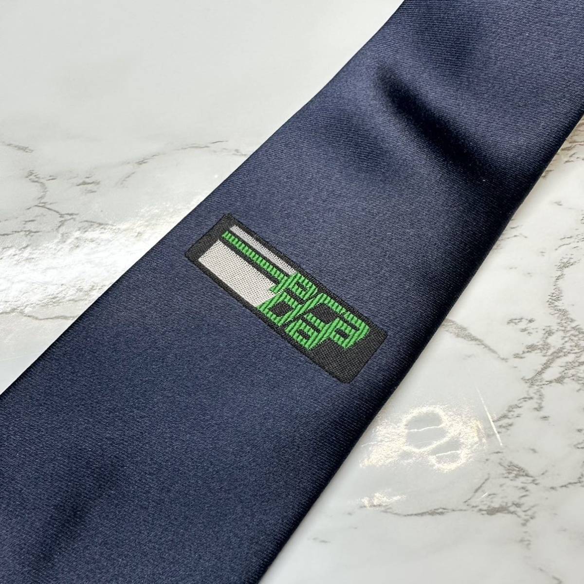 極美品 現行タグ 激レア PRADA ネクタイ シルク100% ワン 極美品 現行タグ 激レア PRADA ネクタイ シルク100% ワン
