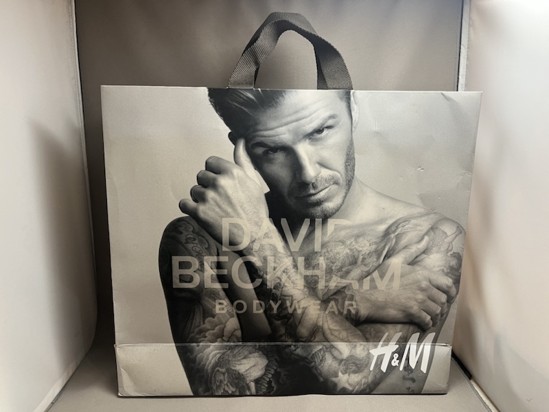 ベッカム　H＆M ショッピングバッグ　紙袋　 デビッド・ベッカム David Beckham_画像2