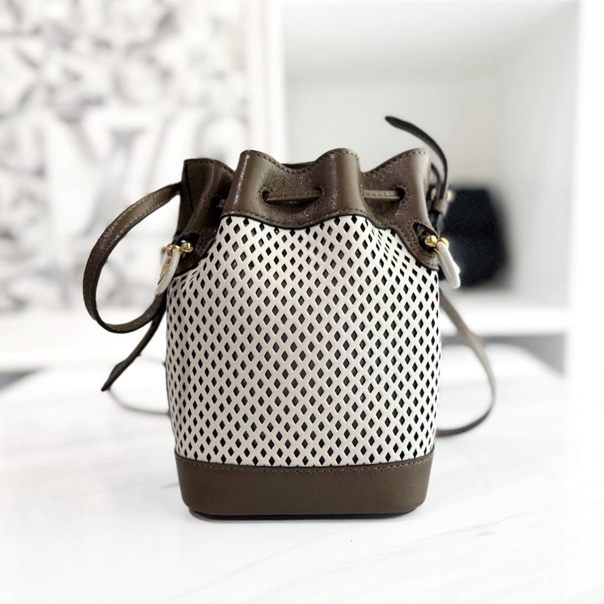 美品☆ フェンディ ミニ モントレゾール バケット 8BS010 2019年