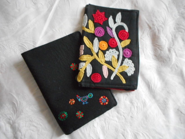 * book cover * pocketbook cover * flower . plant. hand embroidery embroidery black * black |People Tree( People tree )