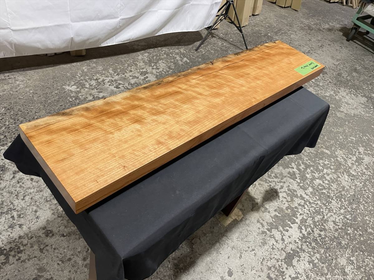 ケヤキ9059　欅　一枚板無垢 乾燥材　片耳　1200x270x50mm カウンター　棚　テレビ台　花台　DIY　窓台　台　シカモア_画像2