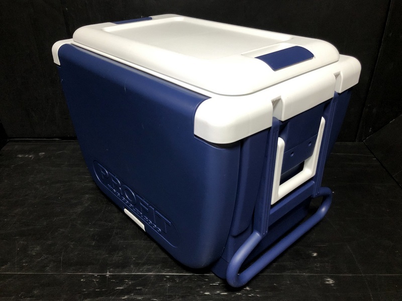 PROFIT WING COOLER 3000 プロフィット ウィングクーラー 30L クーラーボックス キャリー付き テーブル/.椅子付 フィッシング/キャンプ/BBQ_画像3