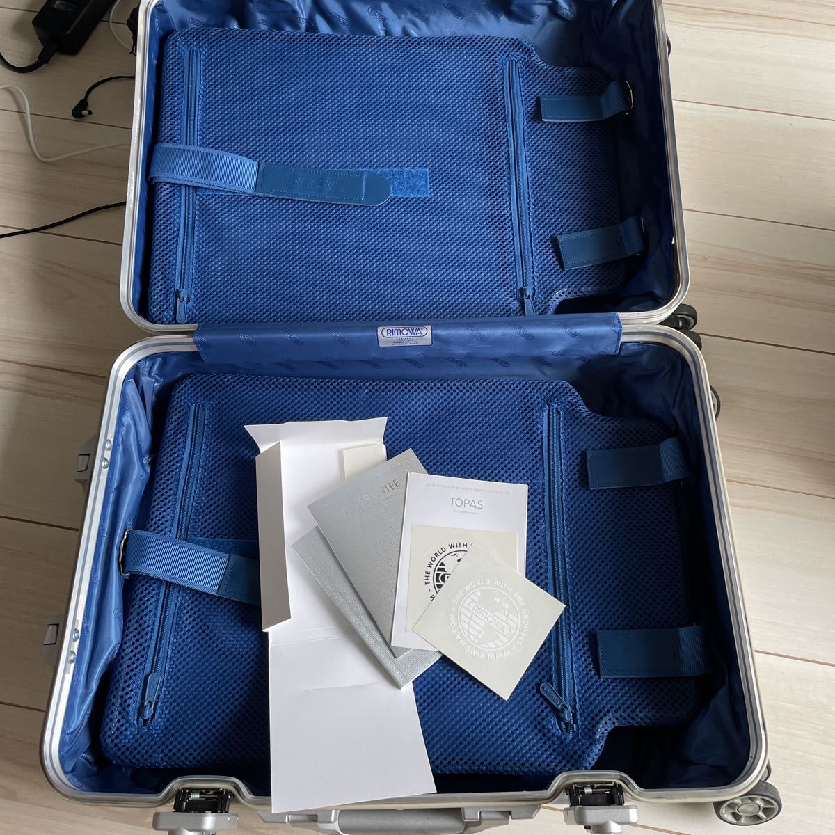 RIMOWA 932.52 機内持込OK 4輪 トパーズ TOPAS アルミ 32L リモワ TSA