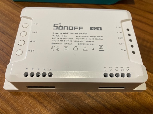 Sonoff 4CH R3 4ギャング wi-fiスマートスイッチモジュール ewelink経由アプリのサポートalexa 未使用　シャッタのスイッチのwifi化_画像1