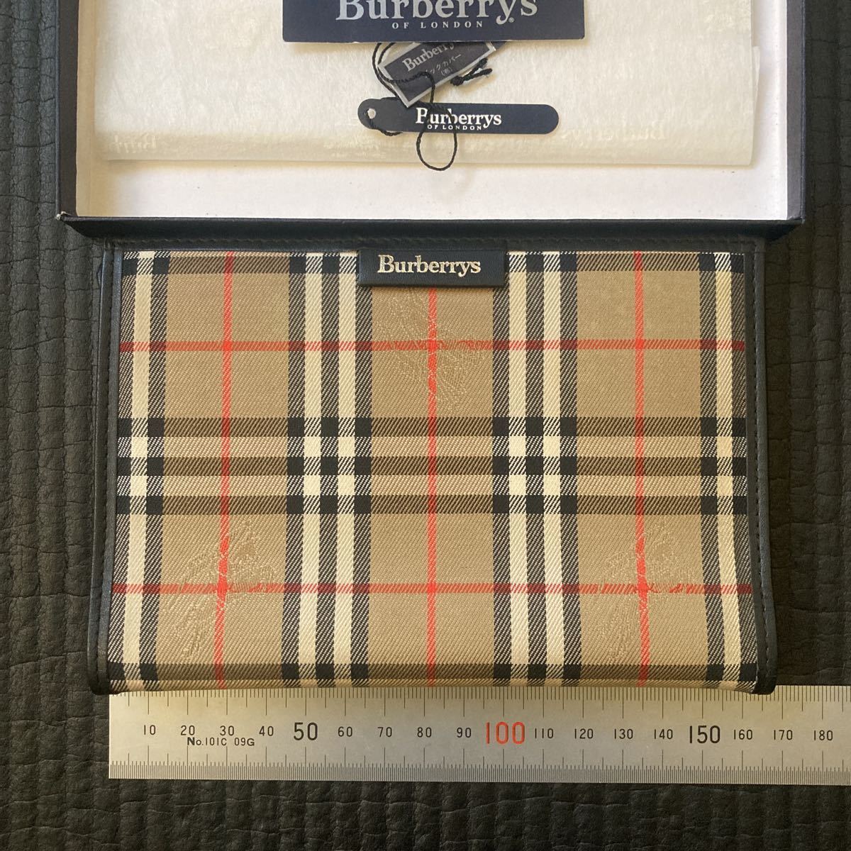 ファッション小物　☆　文房具用品　レア貴重　システム手帳カバー　BURBERRY バーバリー　ノバチェック　箱付き　メモ帳 ブックカバー_画像2