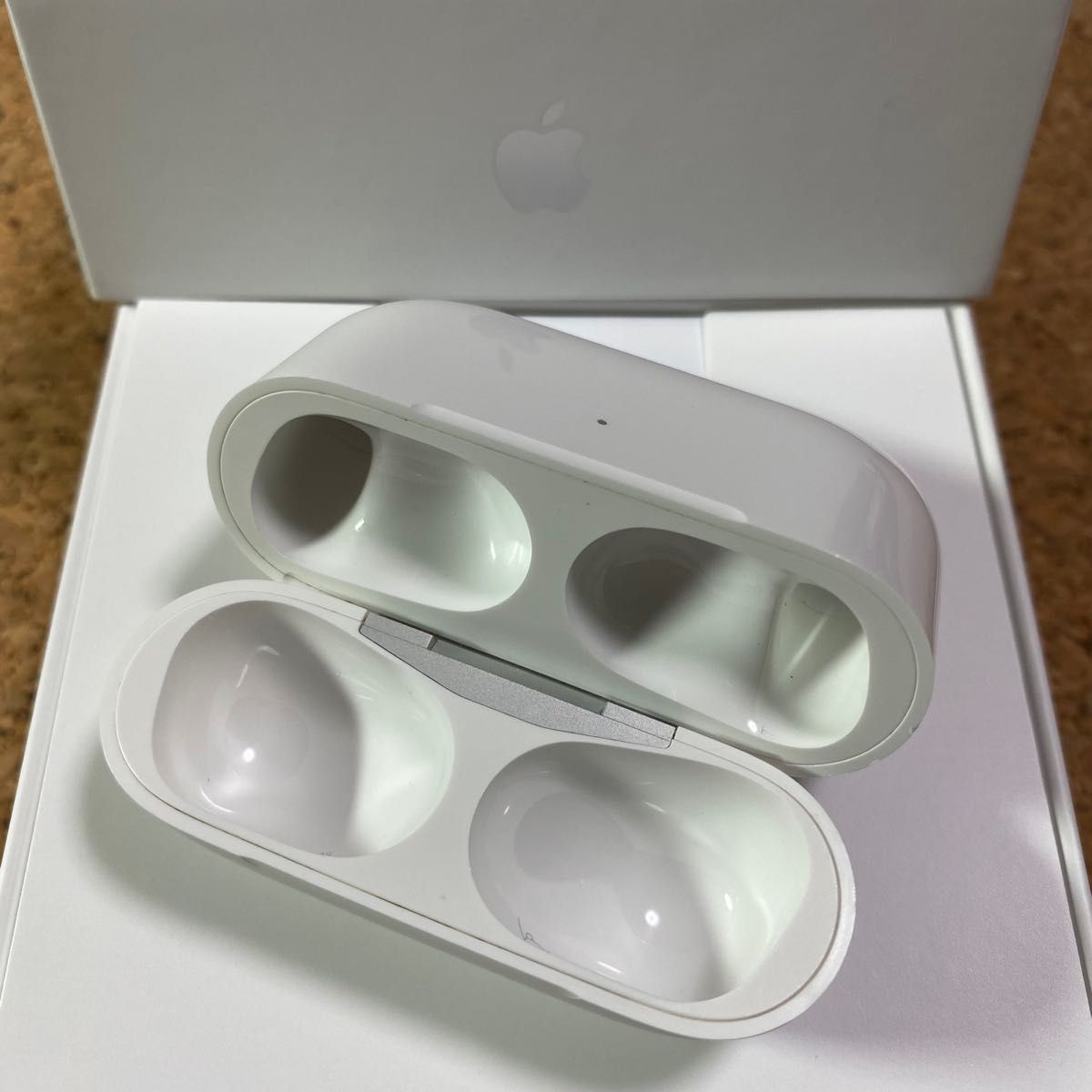 柔らかな質感の AirPods Pro 充電器 本体 ケース 第一世代 第1世代