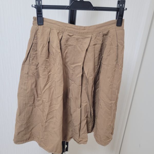 Live in comfort キャメル スカートM ゴム_画像1