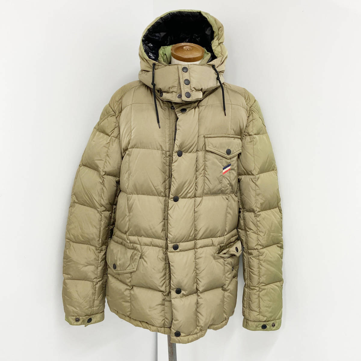 MONCLER モンクレール ダウンジャケット サイズ3 ベージュ