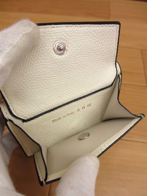 美品 ヴァレクストラ Valextra コンパクトパース 三つ折り財布