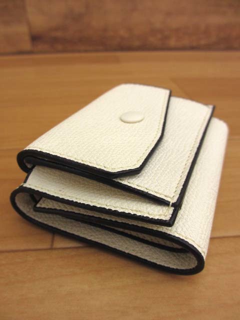 美品 ヴァレクストラ Valextra コンパクトパース 三つ折り財布