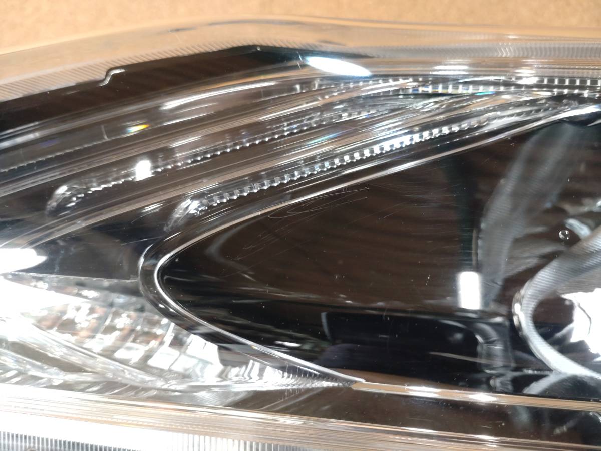 トヨタ ハリアー ZSU60 ZSU65 AVU65 60系 左ヘッドライト LED トヨタ ハリアー ZSU60 ZSU65 AVU65 60系 左ヘッドライト LED