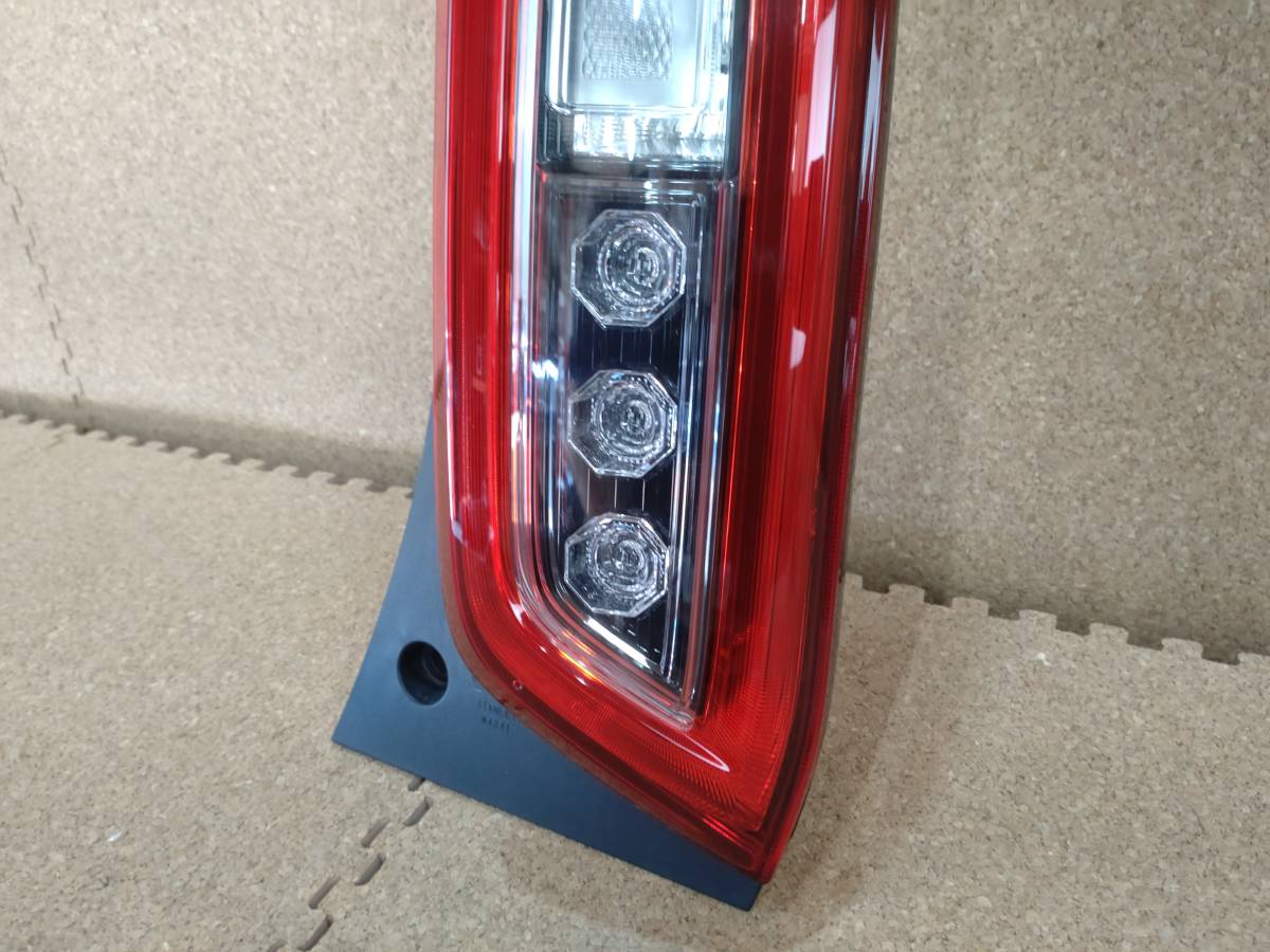 【美品】ホンダ N-WGN JH3 JH4 右テールランプ LED STANLEY スタンレー W4841【R5-2041B-CA】_画像3