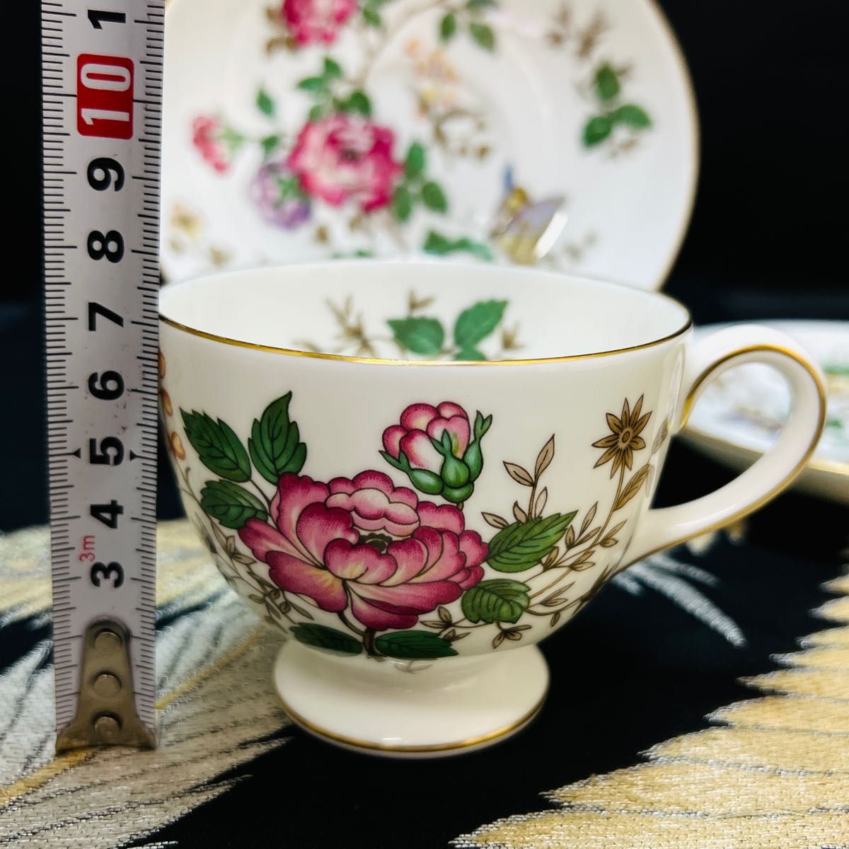 希少WEDG WOOD ウェッジウッド黒壺 牡丹蝶々絵 カップ&ソーサー 2客