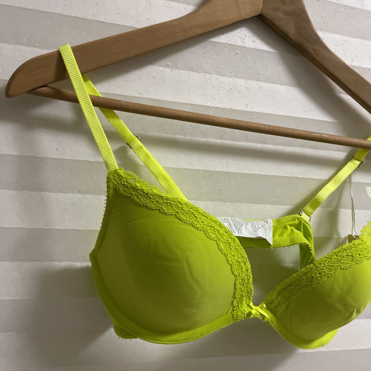 訳あり。　定価3990 新品タグ付き、AMERICAN EAGLE Aerie エアリー。　ブラジャー サイズ 32C_画像2