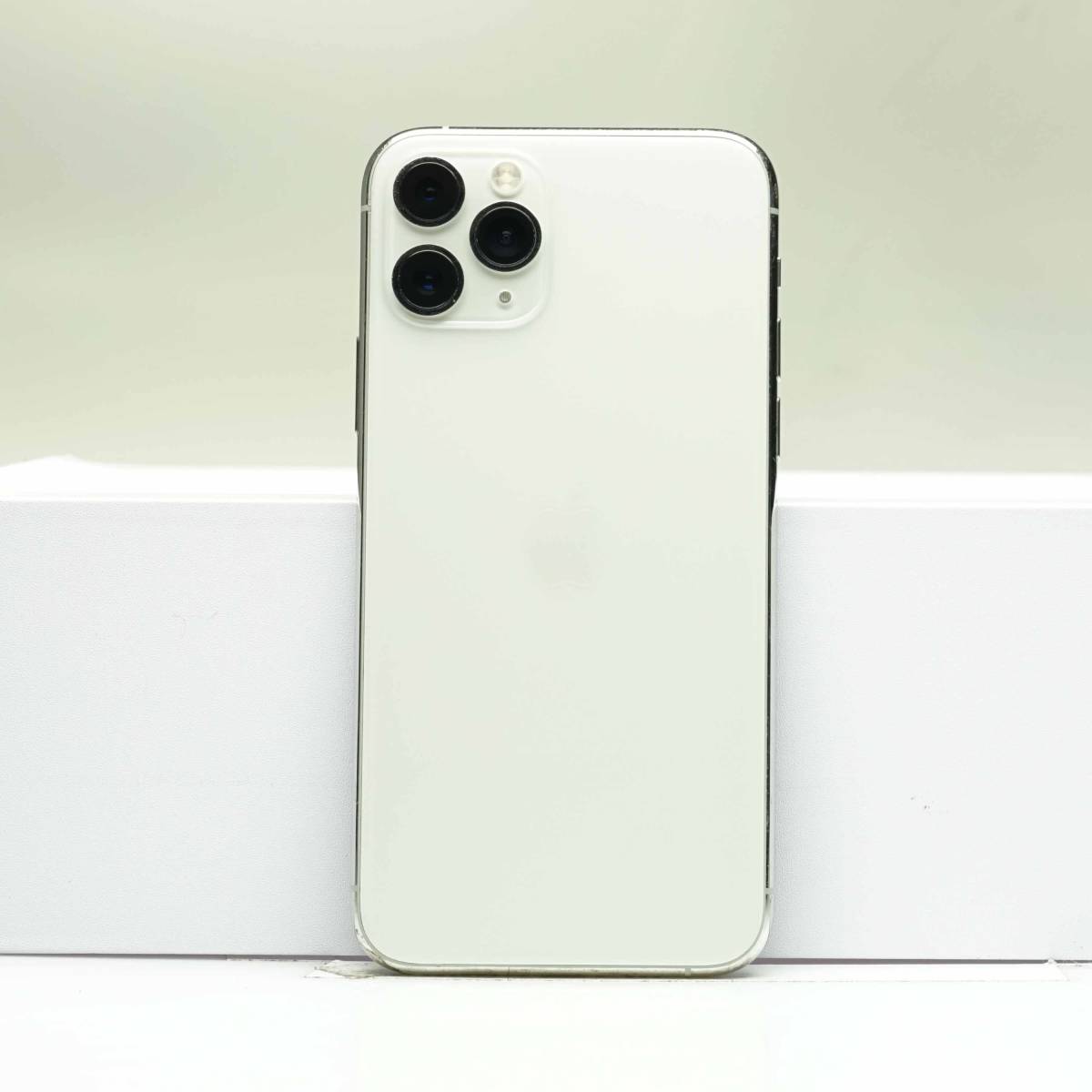 iPhone 11 Pro 256GB シルバー MWC82J/A SIMフリー 訳あり品 中古本体 白ロムの画像1