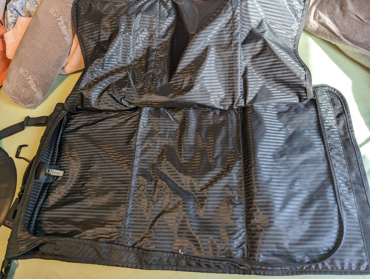 美品&特価】TUMIトゥミガーメントバッグ - arborconnect.co.nz