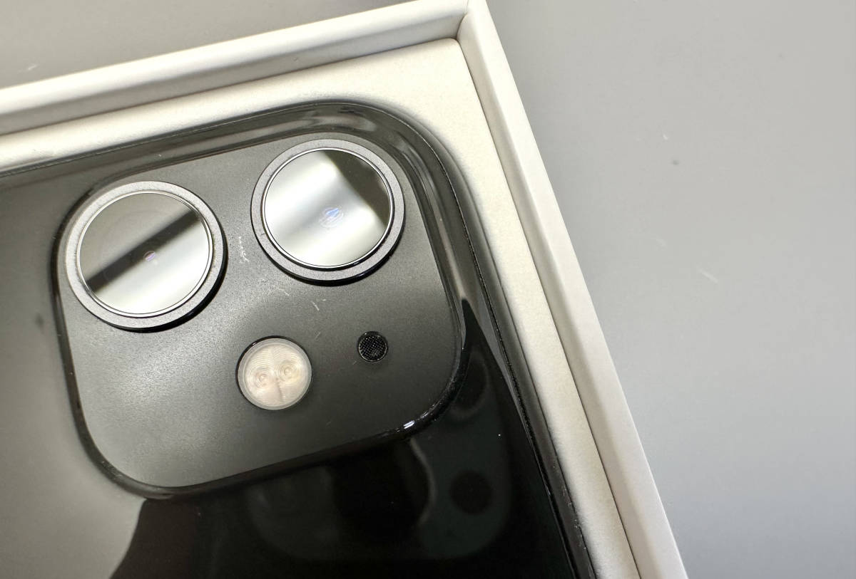 美品】海外版 iPhone 11 128GB ブラック SIMフリー 元箱付き 全付属品