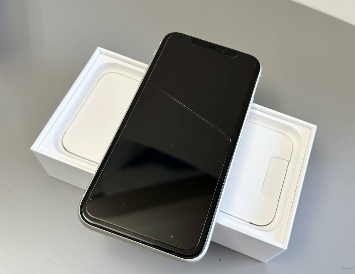 美品】海外版 iPhone 11 128GB ホワイト SIMフリー 元箱付き 全付属品