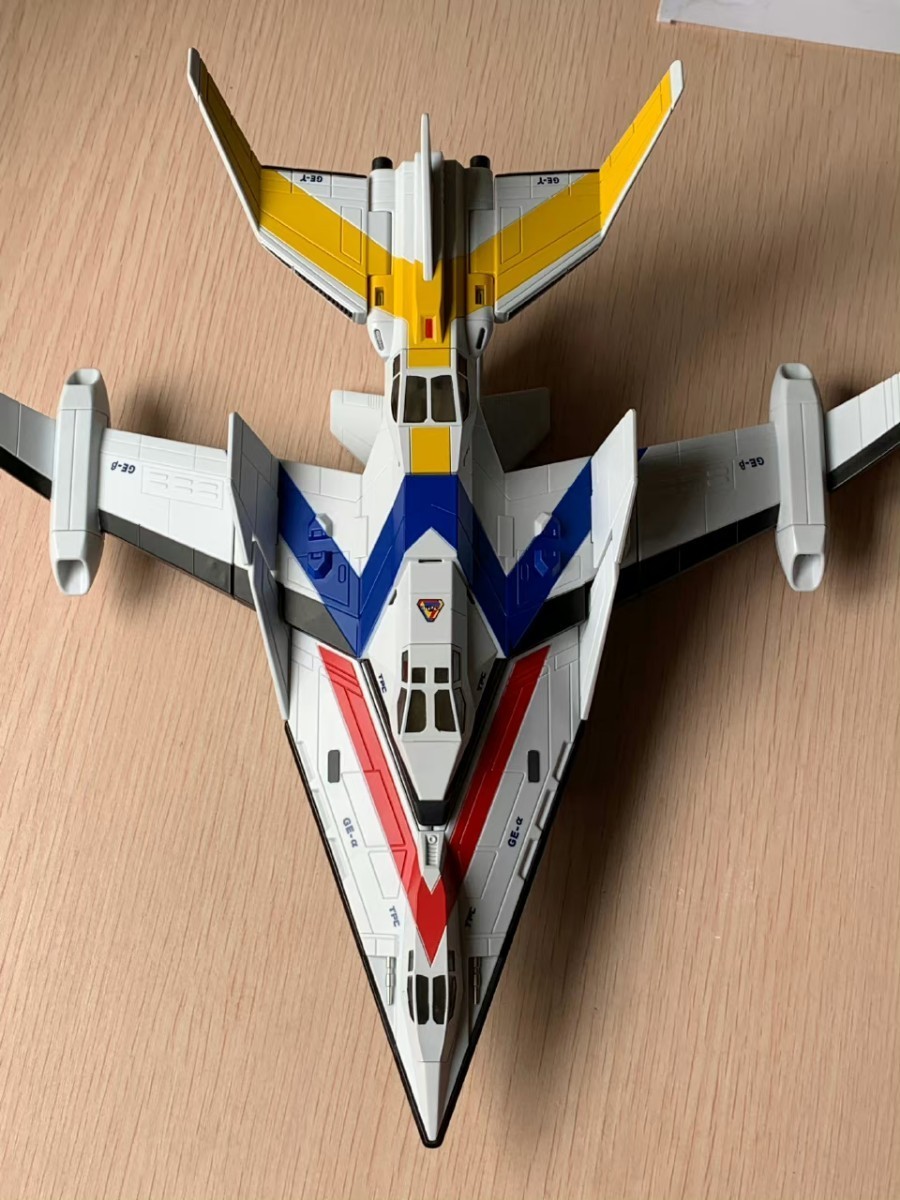  China Bandai Ultraman Dyna механизм nik самолет Guts Eagle α Eagle Wing светится .. China ограничение 